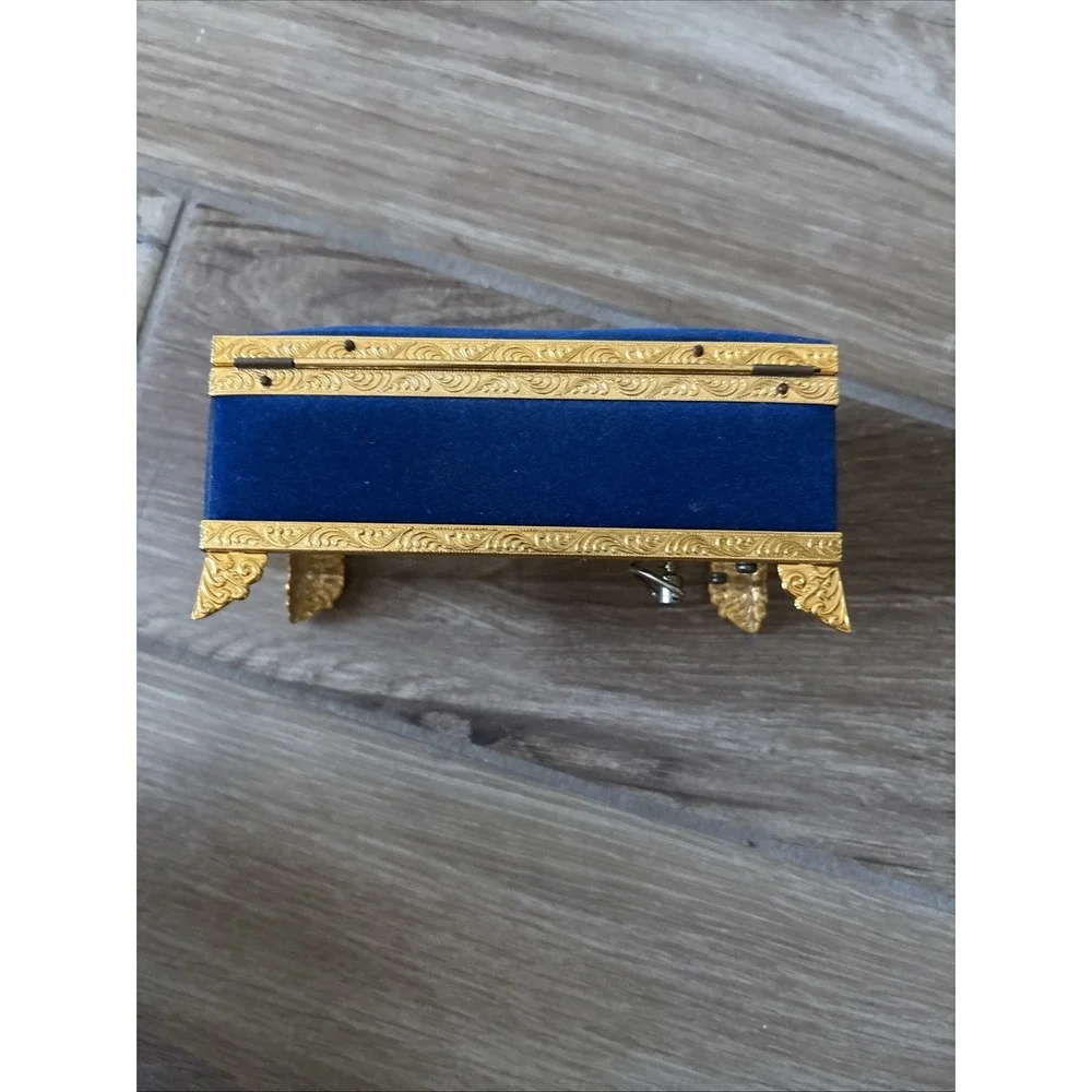 Arnart Japan 1966 Vintage Musical Jewelry Box Blue Velvet Gold Floral Vtg